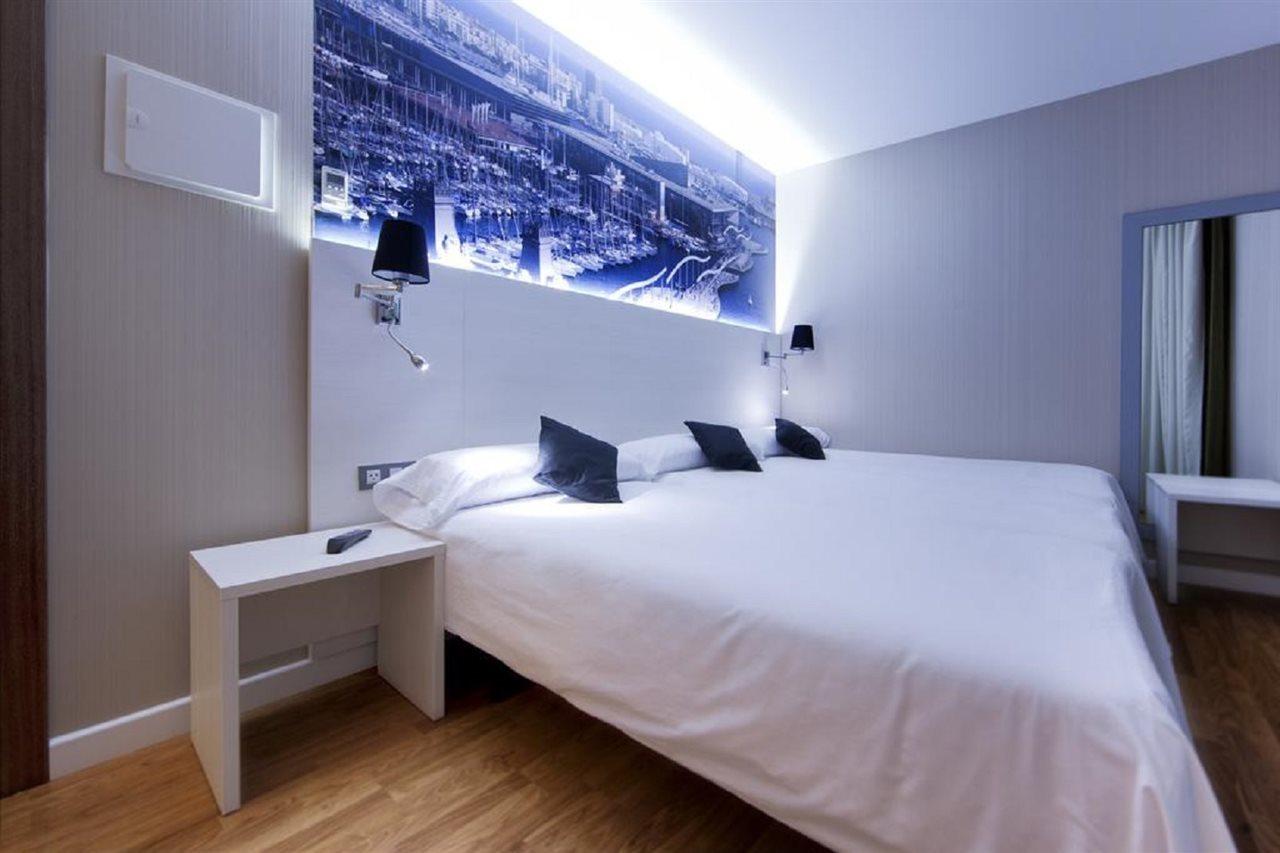 Hostal Bcn Ramblas Barcelona Exteriör bild