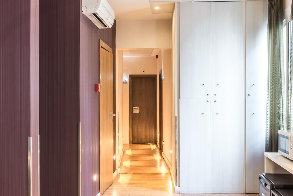 Hostal Bcn Ramblas Barcelona Exteriör bild