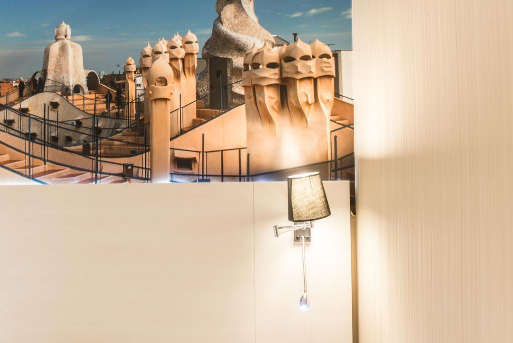 Hostal Bcn Ramblas Barcelona Exteriör bild