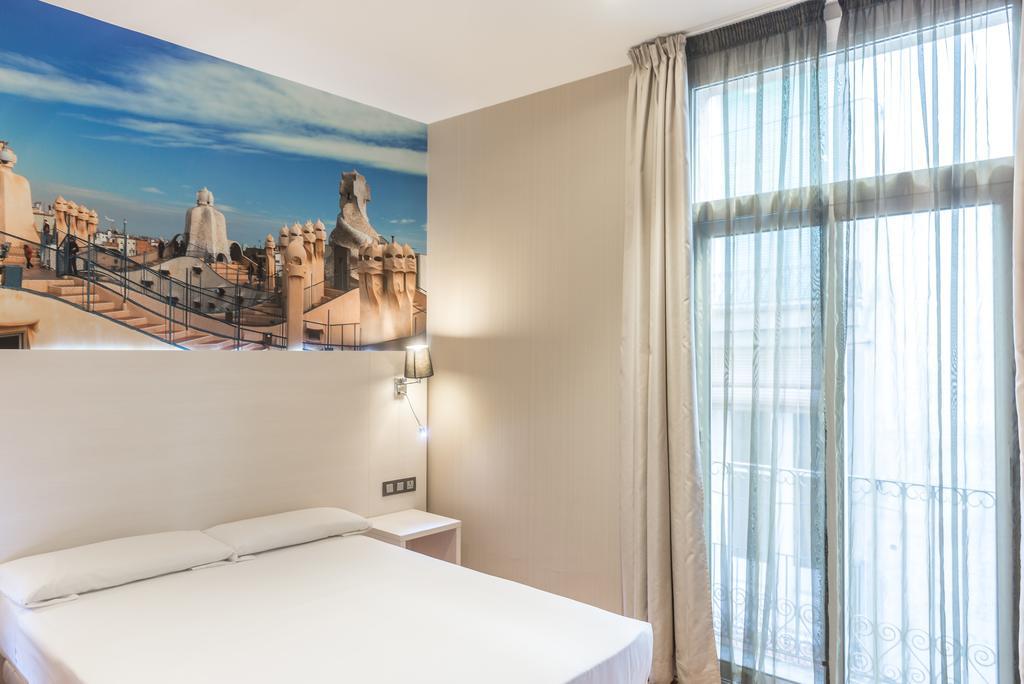 Hostal Bcn Ramblas Barcelona Exteriör bild