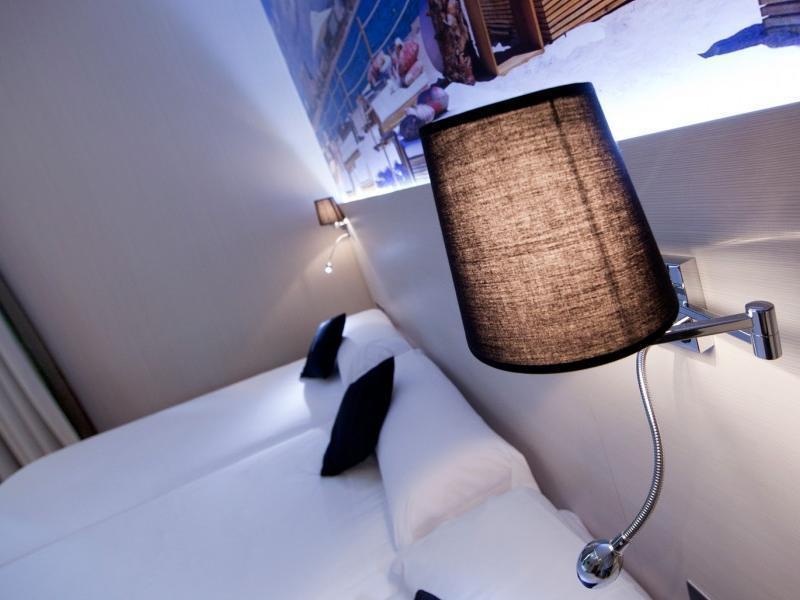 Hostal Bcn Ramblas Barcelona Exteriör bild