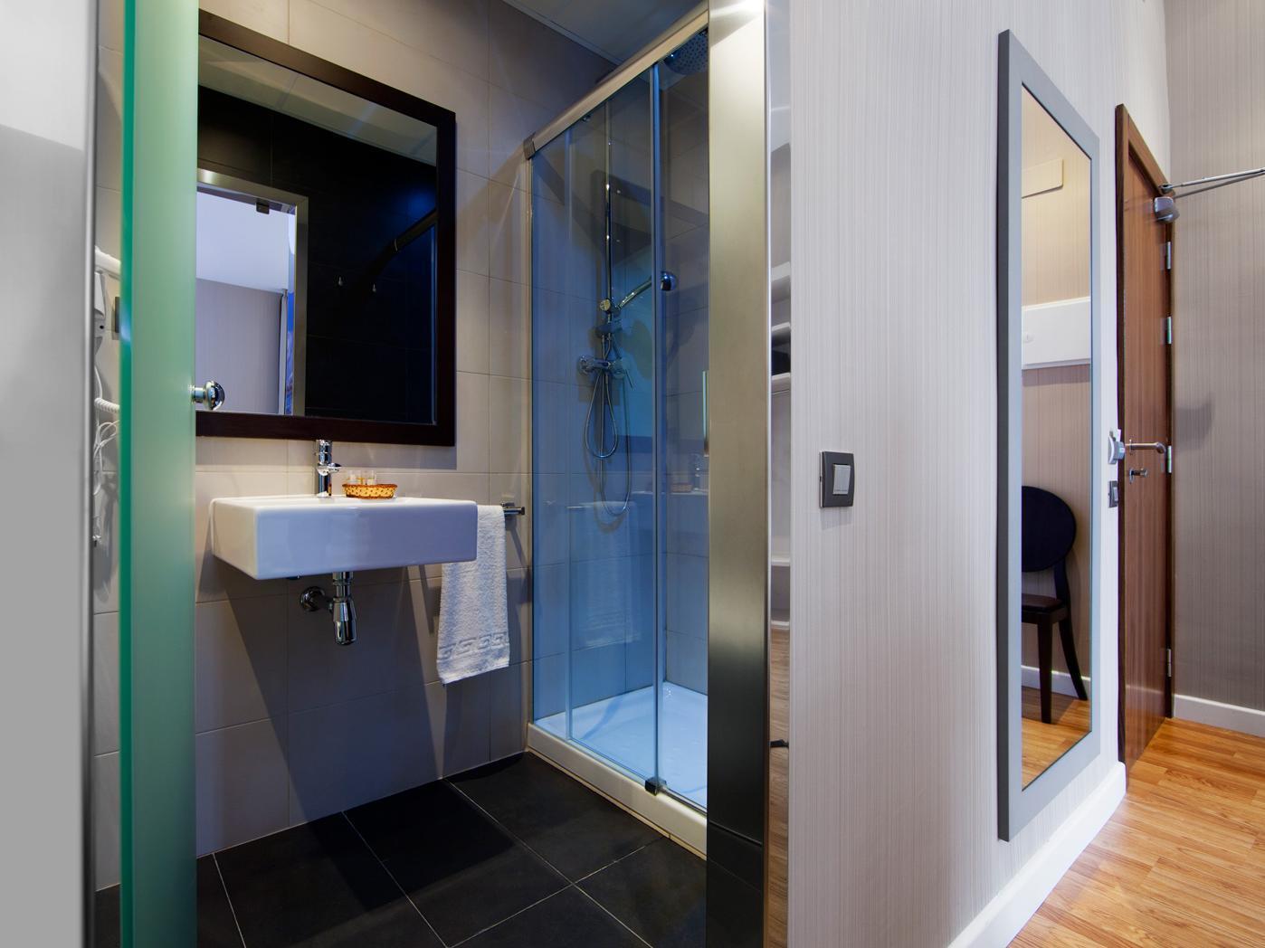 Hostal Bcn Ramblas Barcelona Exteriör bild